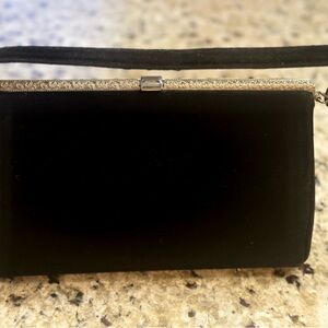 Elegant Verdi Black Velvet Clutch Bag (Vintage)
